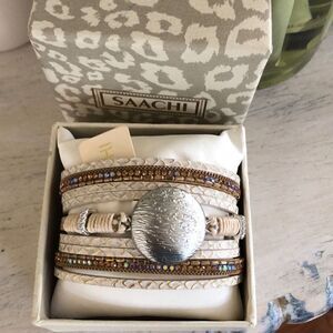 Saachi Magnetic bracelet, silver beige